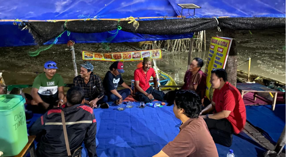 Pertemuan dengan Nelayan Surabaya